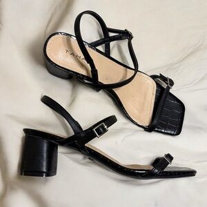Tahari Black Square Toe Strappy Y2K Block Heel Sandals – Size 7.5